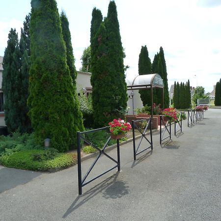 Hostellerie Du Chateau Saint-Pere-sur-Loire Eksteriør bilde